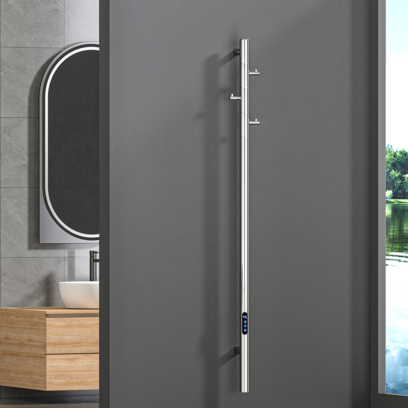 G15 Schwarze, an der Wand montierte, vertikal beheizte Handtuchschiene